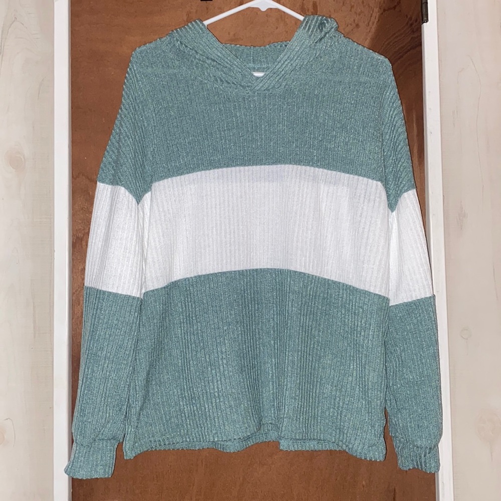 Brand New Large Green and White Hoodie
